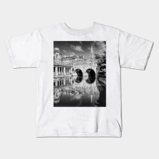 Pulteney Bridge and River Avon in Bath Kids T-Shirt